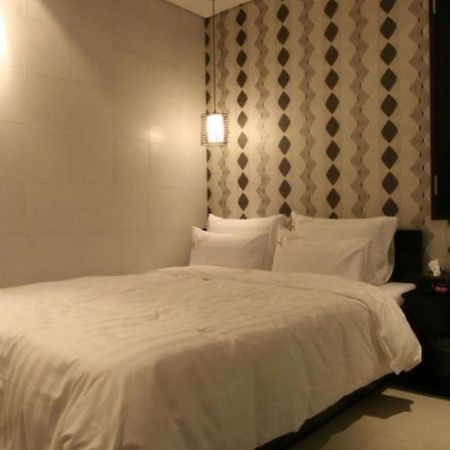 Shinchon Y Hotel Seoul Exterior photo
