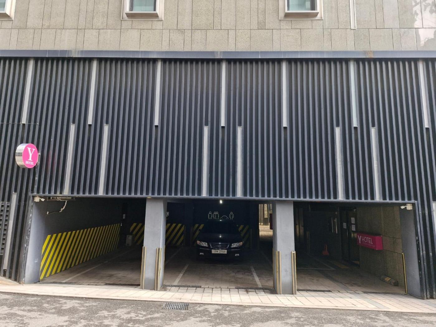 Shinchon Y Hotel Seoul Exterior photo