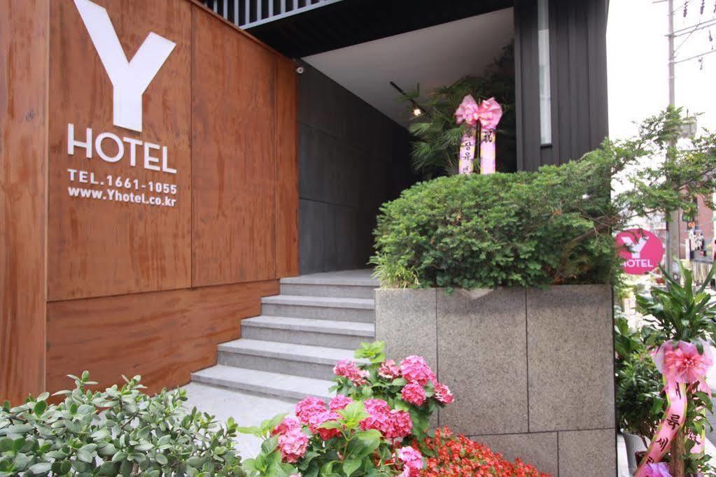 Shinchon Y Hotel Seoul Exterior photo